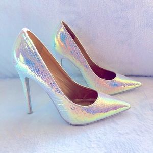 🦄 SHOE REPUBLIC LA Iridescent Stilettos